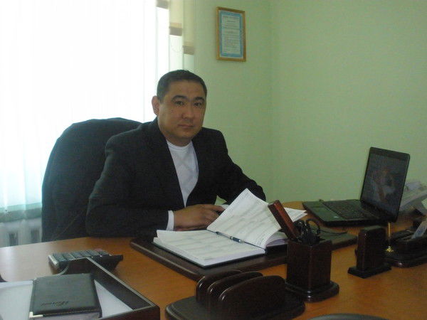 Женисбек Кенесариев