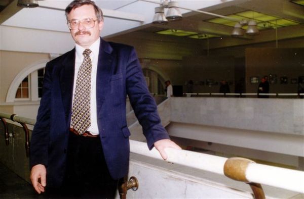 Владимир Попов