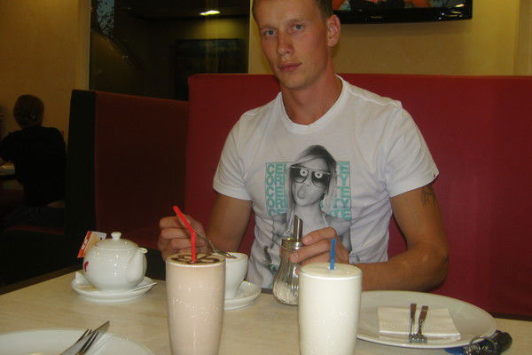 Константин Мельников