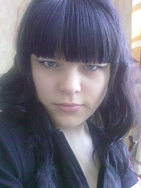 Валя Серова