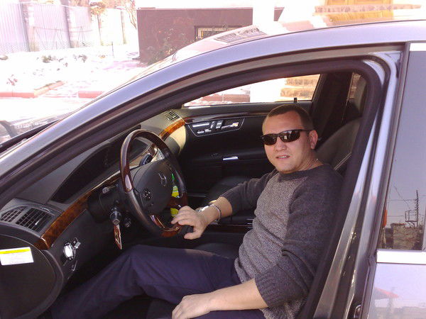 Антон Белоусов