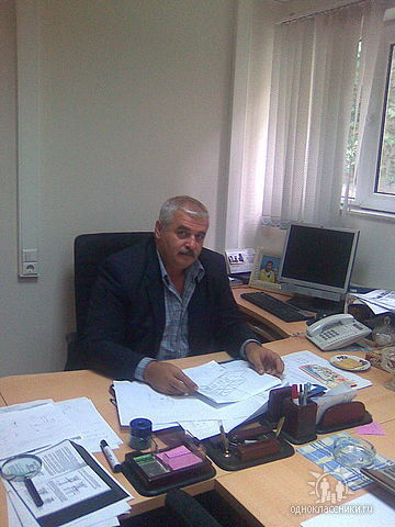 Фикрет Амиров