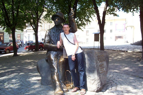 Александр Олеярник