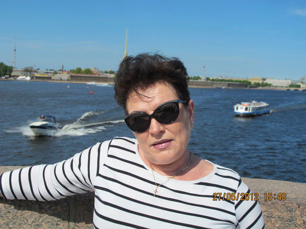 Людмила Петрова