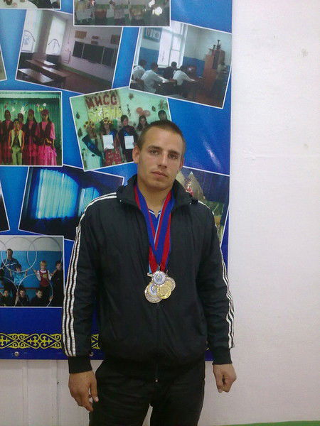 Слава Шаповалов