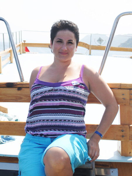 Наташа Сурова