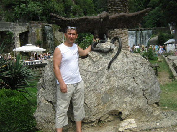 Александр Голуженко