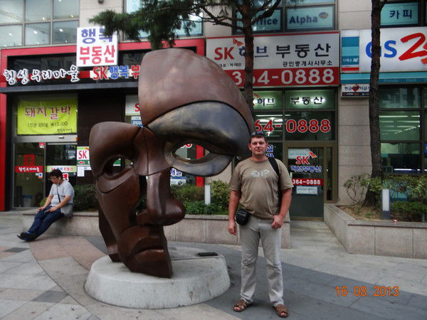 Евгений Лорай