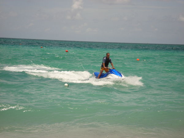 Неизвестно Неизвестно