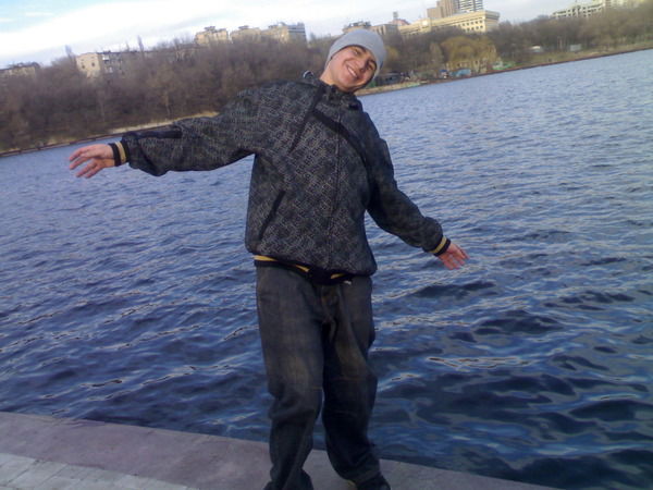 .роман Незнамов