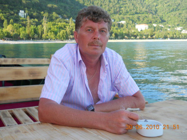 Виктор Ломов