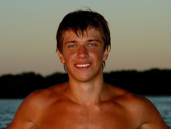 Неизвестно Неизвестно