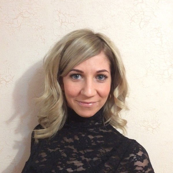 Анна Яншина