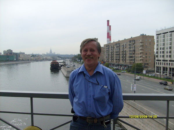 Владимир Ларин