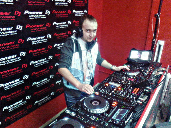 Лазарев Максим