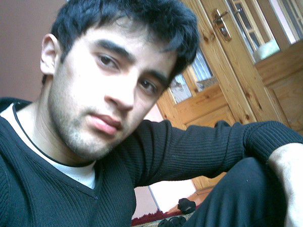 Парвиз Махкамов