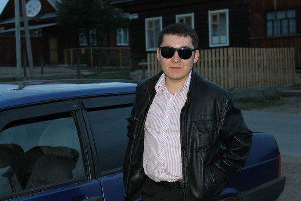 Артур Ахметханов