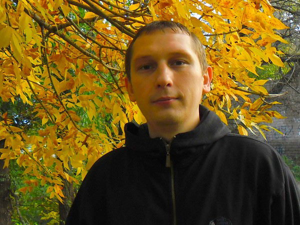 Евгeний Тихонов