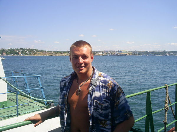 Максим Дубов