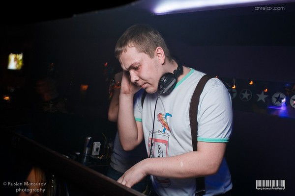 Антон Стешенцев