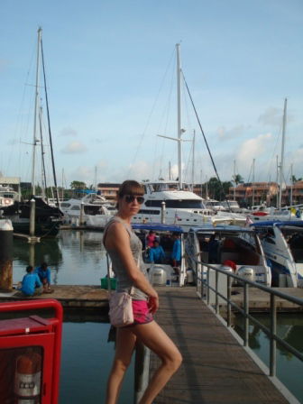 Анна Захарова