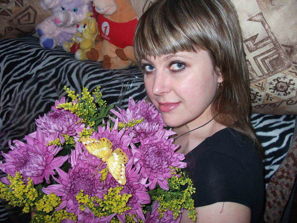 Лена Белова