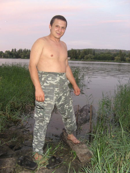 Толя Красиков