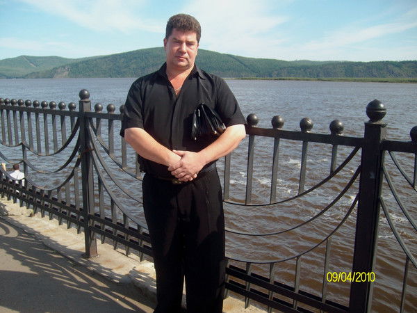 Юрий Семёнов