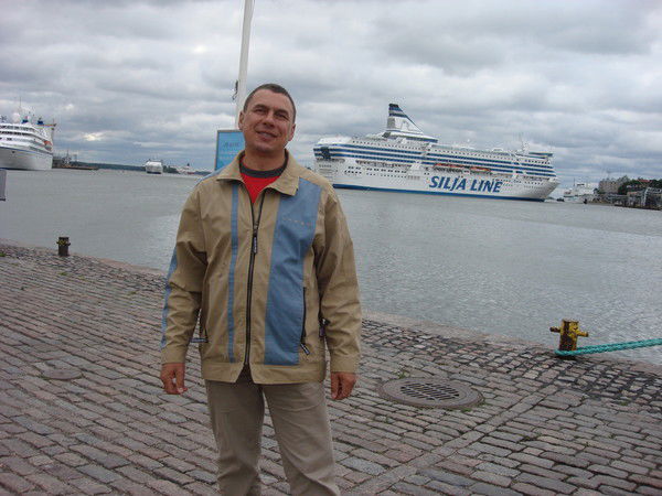 Александр Толстолуцкий