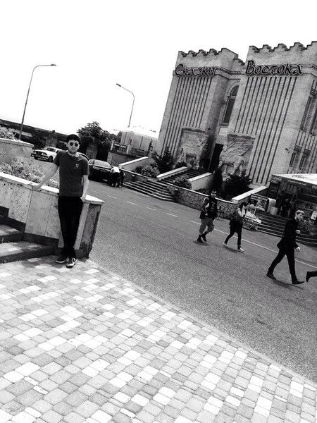 Миша Икромов