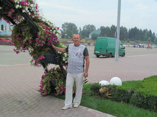 Анатолий Левицкий