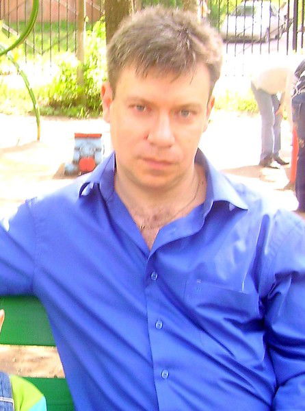 Станислав Тихонов