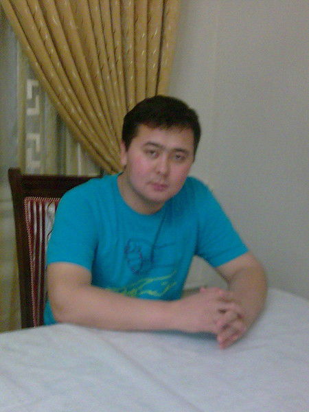 Азамат Алламбергенов