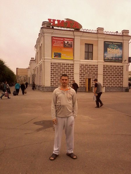 Максим Попов