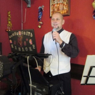 Виктор Maksimov