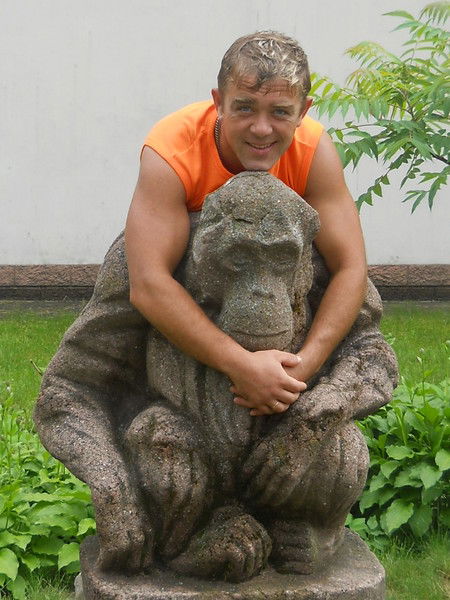 Юрий Петров