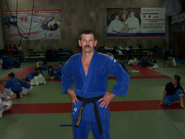 Олег Бессонов