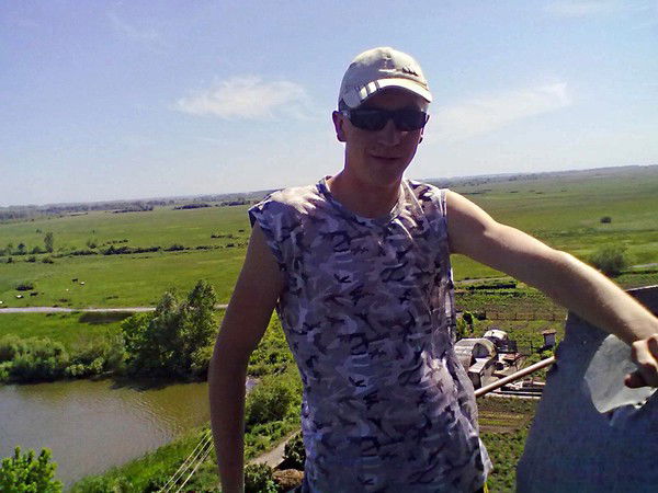 Денис Семёнов