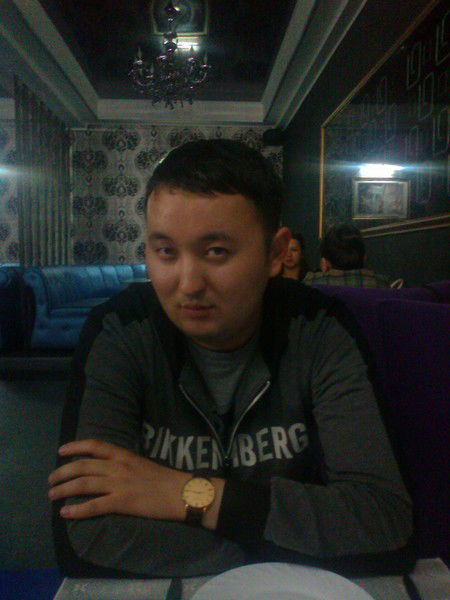 Дамир Маканов