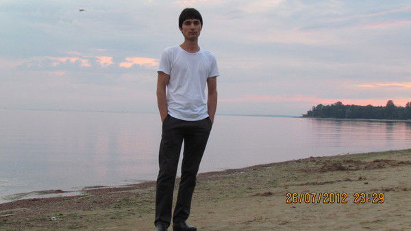 Санжар Арипов