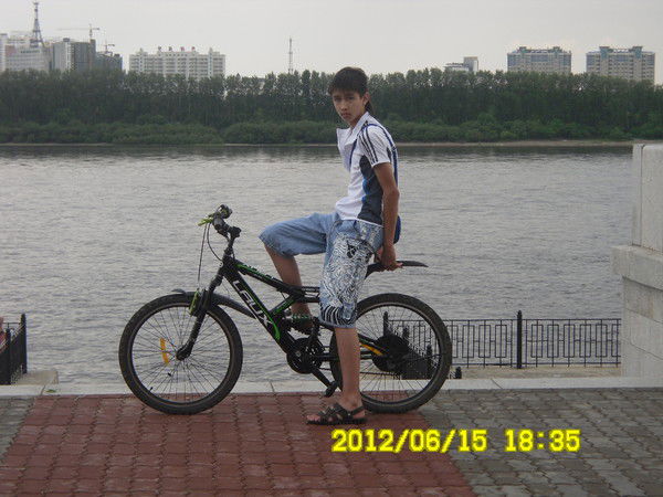 Владислав Салмиянов