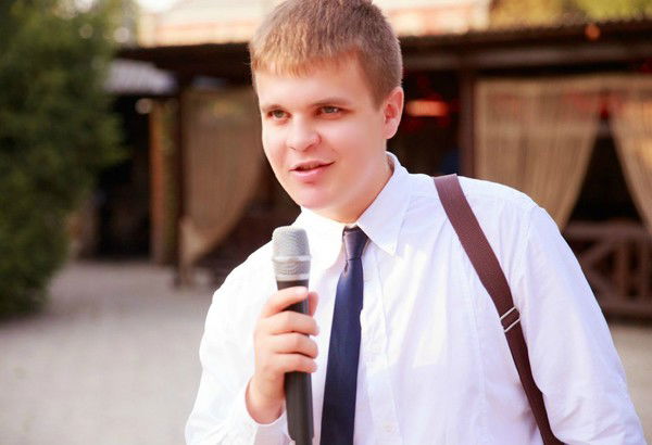 Антон Попов