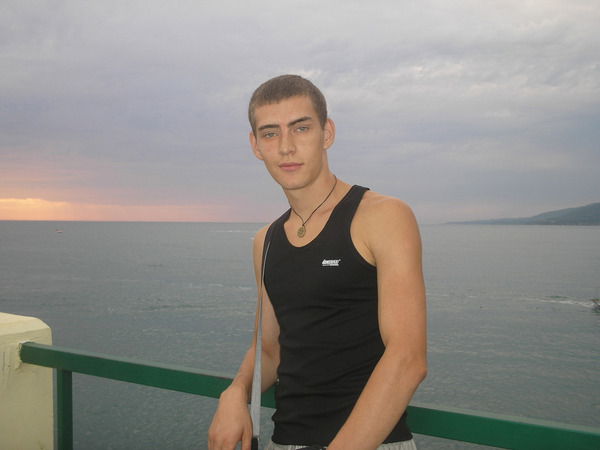 Женя Салахов