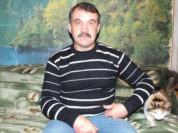 Олег Почуев