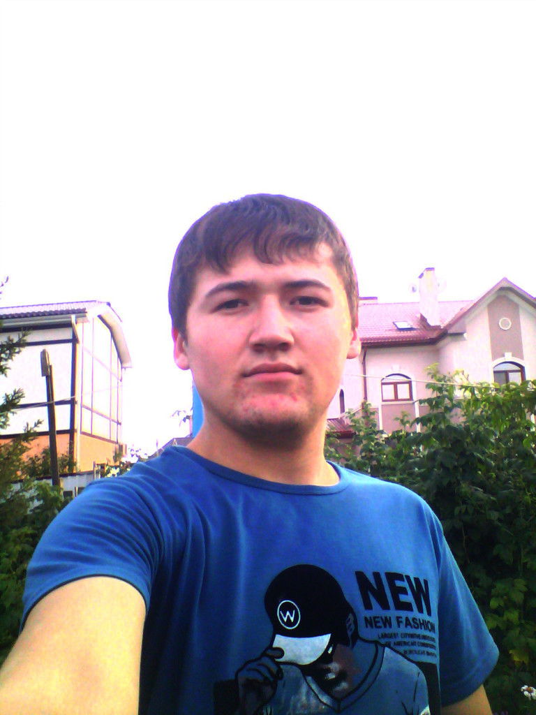 Азизилло Максутов