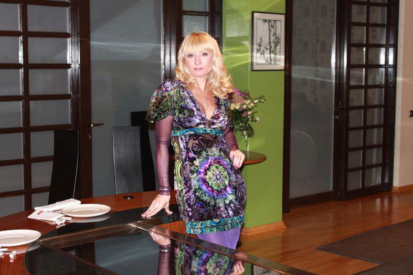 Лена Пойманова