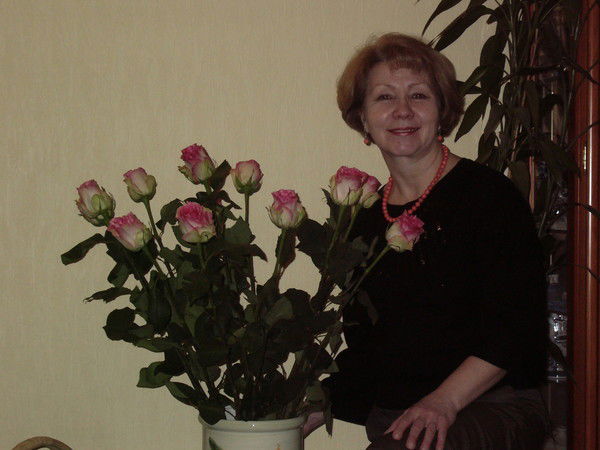 Людмила Крючкова