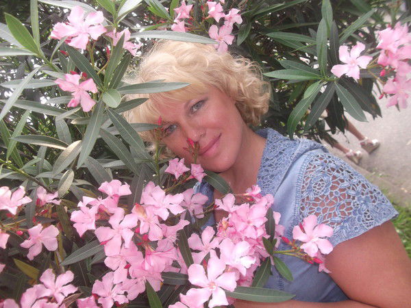 Елена Пецова