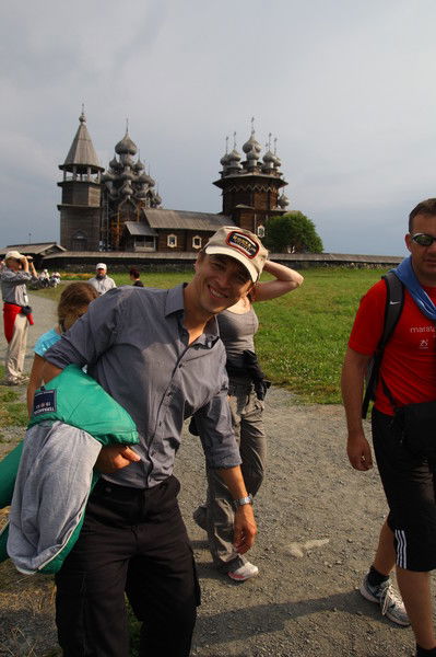 Виктор Артамонов