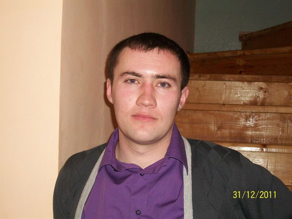 Денис Мокеев